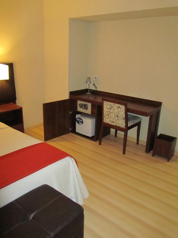 Le Parc Hotel&Suite Villa María Extérieur photo