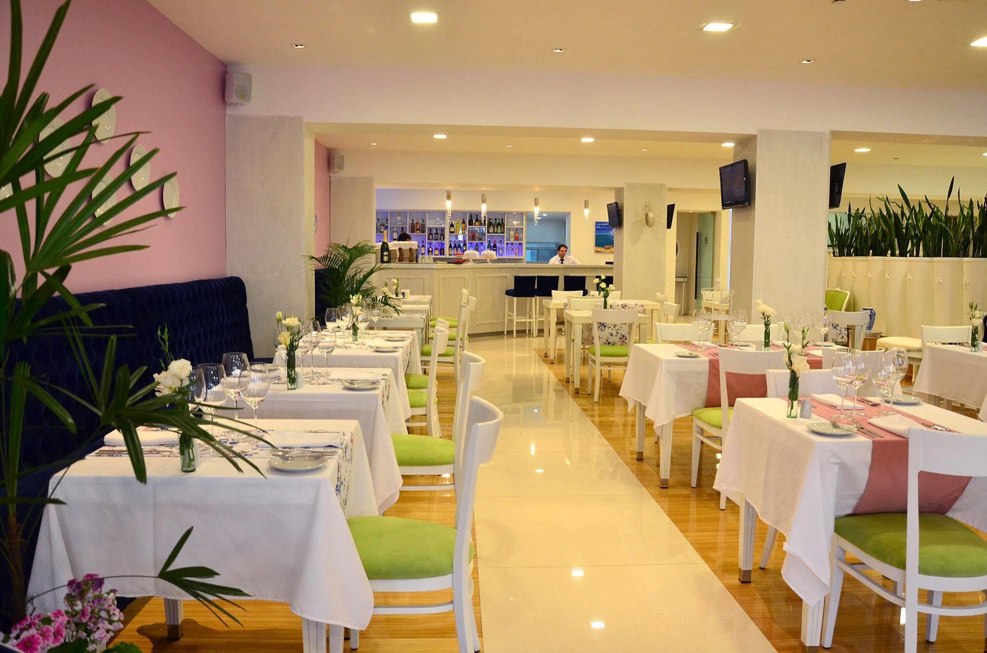 Le Parc Hotel&Suite Villa María Extérieur photo